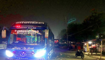 জাবিতে ৯ বাস আটক, ছেড়ে দেওয়ার মধ্যস্থতাকারীদের নিয়ে ধোঁয়াশা